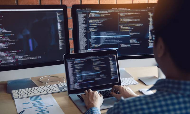 数据科学选型:R与Python如何赋能钟祥市网站建设?